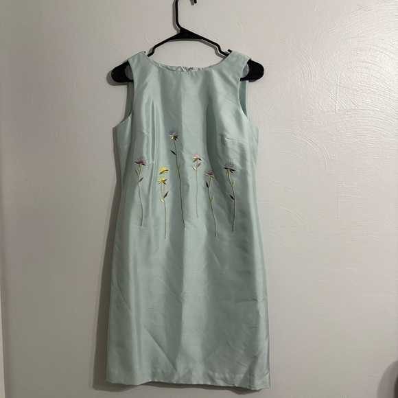 Vintage Talbots Petites Light Blue Embroidered 100% Silk Dress | Flowers Size 8 - Picture 1 of 4